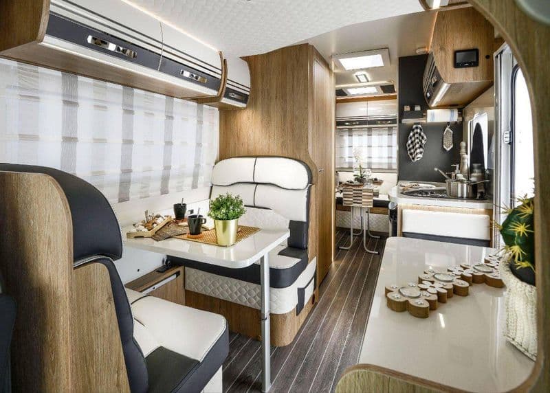 Classic Motorhome – 5 Berth